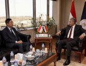 وزير السياحة والآثار يبحث مع سفير سنغافورة بالقاهرة تعزيز سبل التعاون في قطاع السياحة والآثار وتنمية فرص الاستثمار السياحي