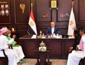 أستقبل المهندس عبد المطلب عمارة محافظ الأقصر بمكتبه بديوان عام المحافظة عدد من المواطنين النوبيين من سكان قرية توماس وعافية بمركز ومدينة أسنا