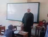 الدكتور عبد العزيز أبو خزيمة، رئيس الإدارة المركزية،يتفقد  أعمال امتحانات الدور الثاني للشهادة الثانوية الأزهرية