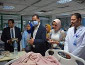 نائب وزير الصحة يوصي بحصر نواقص الأدوية والمستلزمات ومراجعة شبكة الغازات وعقود الصيانة