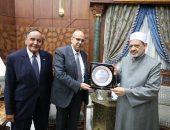 شيخ الأزهر يستقبل رئيس جامعة النيل ويحذِّر من خطورة تحول التعليم لمنتج ربحي منزوع الهوية