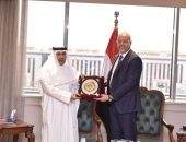 وزير العمل يلتقى وفدًا من اللجنة العمالية المشتركة المصرية الكويتية ..