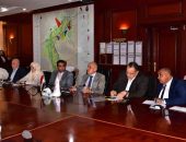 .عبد المطلب عماره: الانتهاء من كافة المجمعات الخدمية وتشغيلها قريبا.. ودفع العمل بمشروعات الصرف والغاز الطبيعي والاتصالات بقري اسنا وارمنت