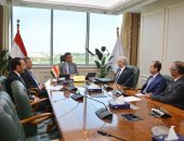 وزير التموين والتجارة الداخلية يجتمع بالسيد رئيس الشعبة العامة للذهب والمجوهرات والسيد رئيس البورصة المصرية للسلع لبحث أوجه التعاون المشترك.