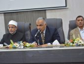 نائب رئيس جامعة الأزهر للوجه البحري خلال احتفالية تجديد اعتماد كلية دراسات بنات بالاسكندرية ، يشدد على ضرورة إتقان العمل وثمن كافة الجهود التي تساعد على تحسينه .