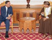 رئيس الوزراء العماني يستقبل كرم جبر رئيس الأعلى للإعلام 