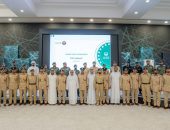 اللواء المنصوري يكرم متلقي البلاغات ومسؤولي الدوريات لتفانيهم واخلاصهم في العمل