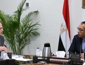 رئيس الوزراء يستعرض مع رئيس هيئة الدواء تقريرًا حول توافر الأدوية في السوق