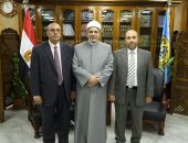 رئيس جامعة الأزهر يلتقي عميد كلية القرآن الكريم ويتابع جاهزية الكلية للعام الدراسي الجديد