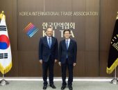 السفير المصرى في كوريا الجنوبية يلتقي برئيس مجلس ادارة رابطة التجارة الدولية الكورية