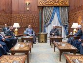 فضيلة الإمام الأكبر شيخ الأزهر الشريف يستقبل وزيرَي الموارد المائية والأوقاف لمناقشة سبل رفع الوعي بأهميَّة ترشيد المياه