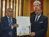 نائب رئيس جامعة الأزهر للوجه القبلي يستقبل مدير عام الهيئة العامة لتعليم الكبار بأسيوط؛ موجهاً الشكر للهيئة على مجهوداتها داخل فرع الجامعة “