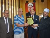 مجمع  الرضا والنور الطبي  يكرم نائب رئيس جامعة الأزهر وعميد كلية الطب لجهودهما فى  إرسال القوافل الطيبة لمدينة القوصية بأسيوط”