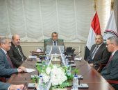 “وزير الدولة للإنتاج الحربي ” يجتمع برؤساء مجالس إدارة شركتين من الشركات التابعة
