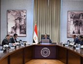 رئيس الوزراء يتابع الموقف التنفيذي والمالي للخدمات الصحية التي تقدمها الهيئة العامة للرعاية الصحية “مبادرات الصحة العامة وتنظيم الأسرة والتطعيمات”