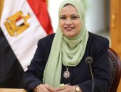 الدكتورة سناء أحمد رئيسة لقسم طب وجراحة العيون بكلية طب بنات الأزهر