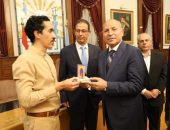 محافظ القاهرة يستقبل منسقي المنتدى الحضرى العالمى بمصر والهابيتات