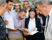 محافظ البحيرة تقوم بجولة مفاجئة بالمعهد الطبي القومي بدمنهور وتحيل الفريق المشرف على قسم الغسيل الكلوي للتحقيق.