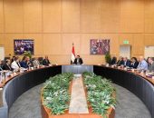وزير الإسكان يستعرض الموقف التنفيذى لمشروعات زيادة إمداد محطة مياه القاهرة الجديدة من المياه العكرة