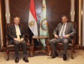 وزير الزراعة يبحث مع السفير الياباني بالقاهرة التعاون في مجال تكنولوجيات الزراعة الحديثة وتنمية المصايد والزراعة الآلية