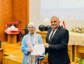 “المدير التنفيذي لجهاز حماية وتنمية البحيرات يكرم أوائل الثانوية العامة من أبناء العاملين بالجهاز ومناطقه”