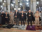 محافظ الغربية يؤدي صلاة المغرب و يشهد الاحتفال بذكرى المولد النبوى فى رحاب المسجد الأحمدى