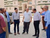 مسئولو ” الإسكان ” يتفقدون وحدات ” سكن لكل المصريين ” وترفيق الأراضي بالعبور الجديدة