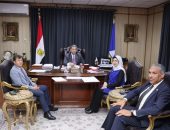 محافظ دمياط يجرى مقابلات شخصية للمتقدمين لشغل وظائف رؤساء وحدات محلية ونواب
