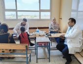 توقيع الكشف الطبي على ١٢٠٠ حالة بمختلف التخصصات خلال قافلة طبية مجانية بقرية على مبارك بوادي النطرون