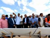 وزير الإسكان يتفقد موقف تنفيذ أعمال المرافق والطرق بالأراضى الخاضعة لولاية “هيئة المجتمعات العمرانية الجديدة” بمنطقة غرب الضبعة