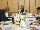 الدكتورة نهلة الصعيدي، مستشارة شيخ الأزهر رئيس مركز تطوير تعليم الطلاب الوافدين والأجانب بالأزهر، تلقي محاضرة لطلاب برنامج«كوادر علماء مسجد الاستقلال بإندونيسيا»