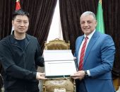 محافظ الإسماعيلية يستقبل وفد جمعية الصداقة الصينية في الخارج لمنطقة شنجهاي “بودنج الجديدة” لبحث سبل التعاون التجاري والصناعي