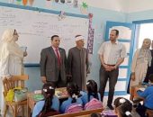 وكيل المنطقة يتابع انتظام الدراسة بدمياط الأزهرية
