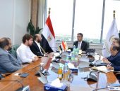 وزير التموين  والتجارة الداخلية يعقد اجتماعاً مع شركة مكسب لتجارة التجزئة في إطار التعاون مع القطاع الخاص.