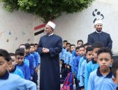 محافظة الإسكندرية “عروس البحر الأبيض المتوسط”.. طلاب وطالبات المعاهد الأزهرية يصطفون في طابور الصباح في أول أيام العام الدراسي الجديد.
