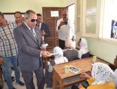 محافظ بورسعيد يتابع انتظام العملية الدراسية بمدرسة قرية ٧ بسهل الطينة شرق بورسعيد