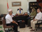 السكرتير العام يعقد اجتماعاً  لمتابعة موقف  تحصيل المستحقات عن مشروعات الصرف الزراعي المغطى