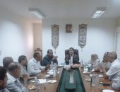 رئيس جهاز العاشر من رمضان يناقش استعدادات تسليم المرحلة الثانية من محطة مياه الشرب بطاقة 600 ألف م٣/يوم
