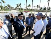 وزير الإسكان يتفقد اللمسات النهائية للأعمال بآخر قطاعات الحدائق المركزية “كابيتال بارك” بالعاصمة الإدارية الجديدة