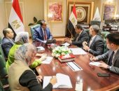 نائب رئيس الوزراء  ووزير الصحة والسكان يبحث سبل تعزيز التعاون المشترك  مع شركة روش مصر في مجال توطين وصناعة الأدوية