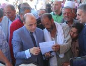 ‏محافظ كفرالشيخ يستمع لشكاوى وطلبات أهالي قرية العباسية خلال تفقده لقوافل المبادرة الرئاسية “بداية جديدة” بالرياض