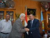 نائب رئيس جامعة الأزهر للوجه القبلي يستقبل المهنئين لفضيلته بالتجديد نائبا لفرع الجامعة للوجه القبلي “