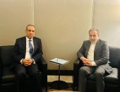 وزير الخارجية والهجرة يلتقى بنظيره الايرانى.