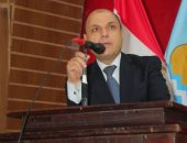 محافظ كفرالشيخ ومدير جمعية المحاربين القدماء يكرمان أسر الشهداء ومصابي العمليات الحربية من أبناء المحافظة