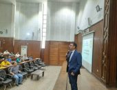 كلية التربية تستقبل طلابها الجدد، ولجان خاصة لتسهيل عملية إنهاء إجراءات التحاقهم بالكلية.