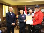 محافظ كفرالشيخ يكرم أبطال الإرادة والتحدي أبناء المحافظة لاعبي منتخب مصر للكرة الطائرة جلوس لفوزهم ببرونزية أولمبياد باريس