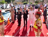 المهندس عبد المطلب عماره محافظ الأقصر، يرافقه اللواء طيار أركان حرب احمد بكري تاج الدين قائد المنطقة الجوية الجنوبية ، واللواء محمد الصاوي مدير أمن الأقصر، بوضع إكليل من الزهور على النصب التذكاري لشهداء القوات المسلحة والشرطة