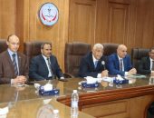 رئيس جامعة  المنوفية يجتمع بأعضاء هيئة التدريس والهيئة المعاونة بقسمي علاج الأورام وجراحة الأورام لمناقشة آليات بدء العمل بمعهد الأورام