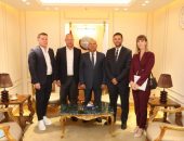 نائب رئيس مجلس الوزراء للتنمية الصناعية وزير الصناعة والنقل يبحث مع ممثلي شركة بادما البولندية خطة إنشاء مجمع صناعي لإنتاج الأثاث بمدينة العلمين الجديدة للتصدير لأسواق أوروبا وأمريكا