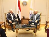 نائب رئيس مجلس الوزراء للتنمية الصناعية وزير الصناعة والنقل يبحث مع ممثلي شركة بادما البولندية خطة إنشاء مجمع صناعي لإنتاج الأثاث بمدينة العلمين الجديدة للتصدير لأسواق أوروبا وأمريكا